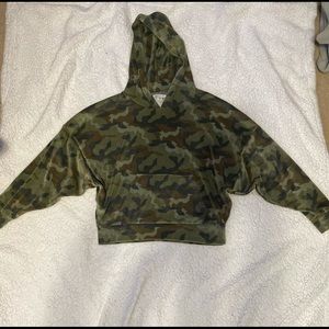 Women’s long sleeve American Eagle suede crop top